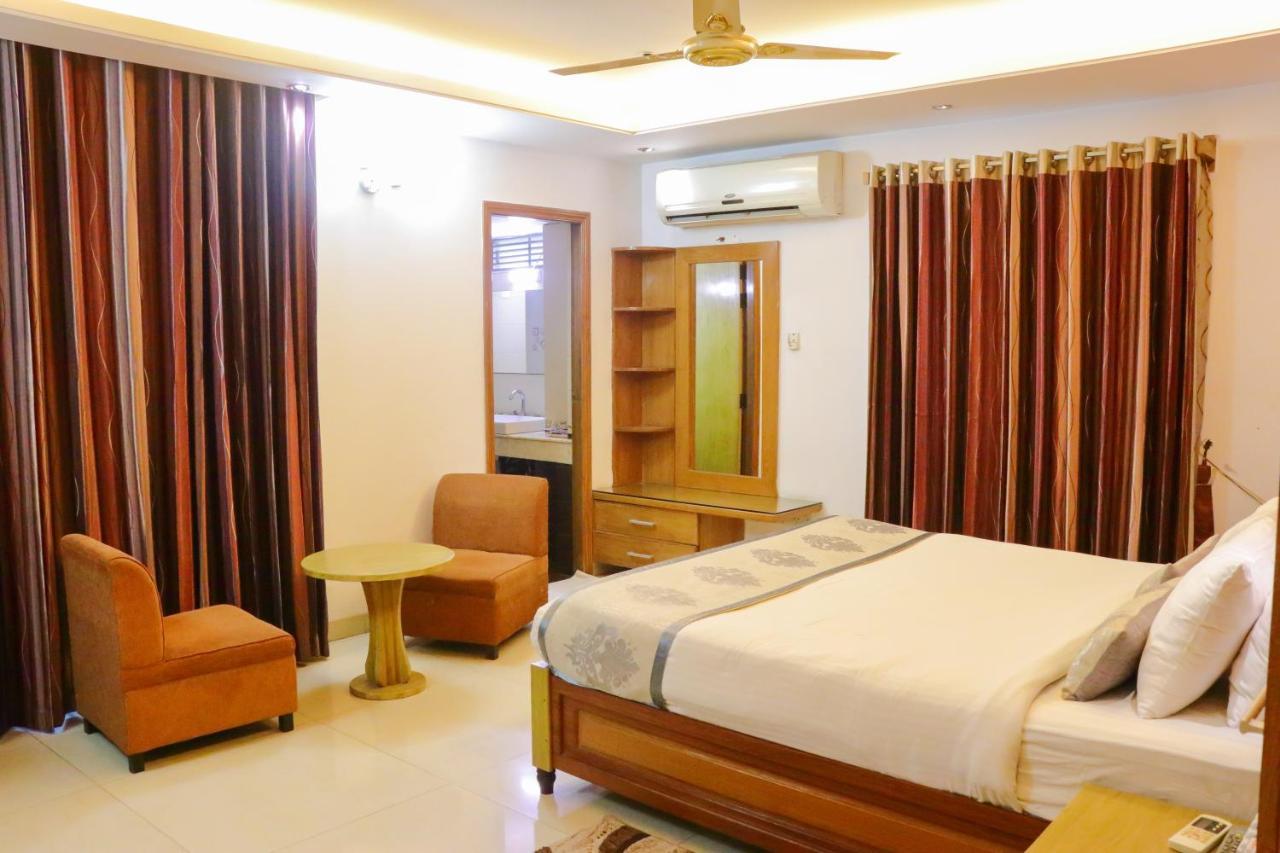 Hotel Afford Inn Дакка Экстерьер фото