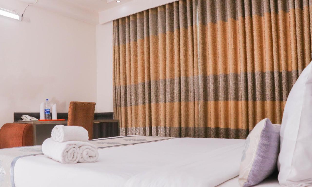 Hotel Afford Inn Дакка Экстерьер фото