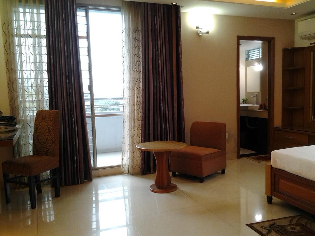 Hotel Afford Inn Дакка Экстерьер фото